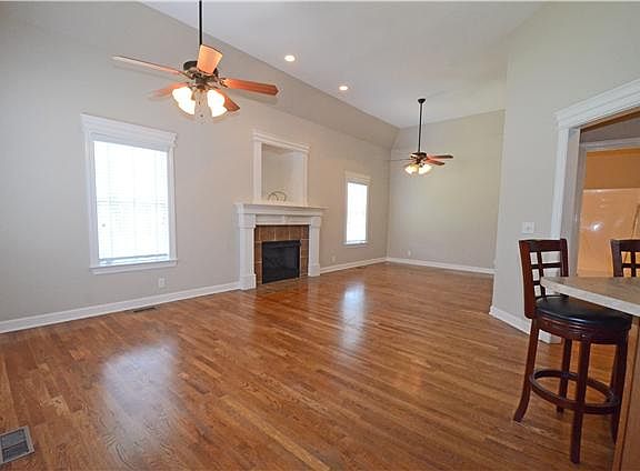 4th image of 1716 Fallen Acorn Ct