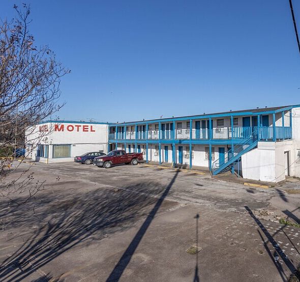 1st image of 711 Pasadena Fwy #213