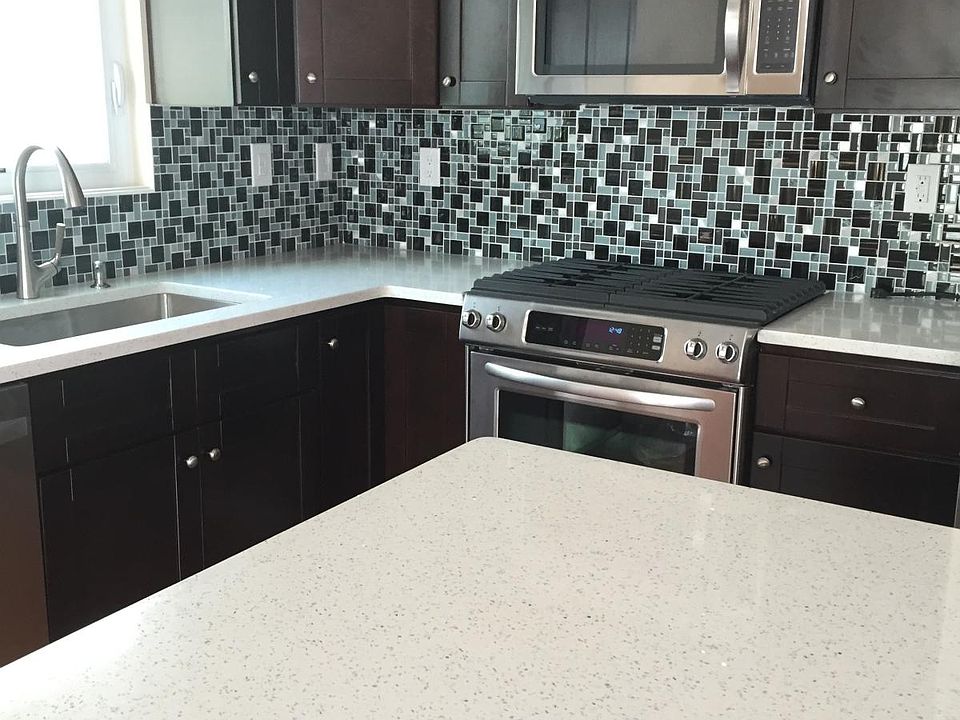 1st image of 493 Villa Ave