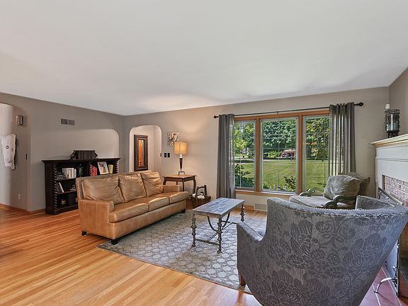 5th image of 3081 Washington Ave