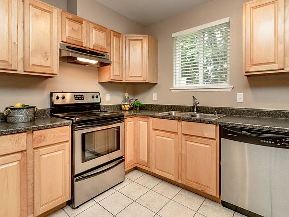 5th image of 607 29th St SE APT B2
