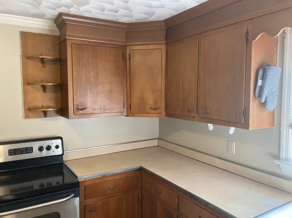 152 Dalton St Floor 2, West Haven, CT 06516