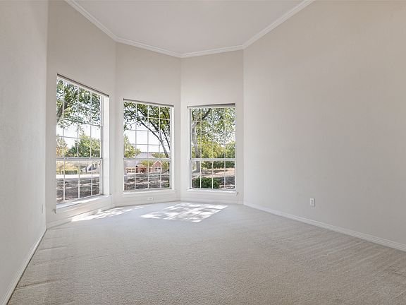 4th image of 405 Rolling Oaks Rdg