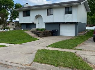 151 Mormon Trl, Lincoln, NE 68521