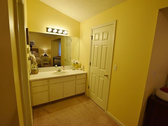 5th image of 9604 E Bay Pointe Ct #2