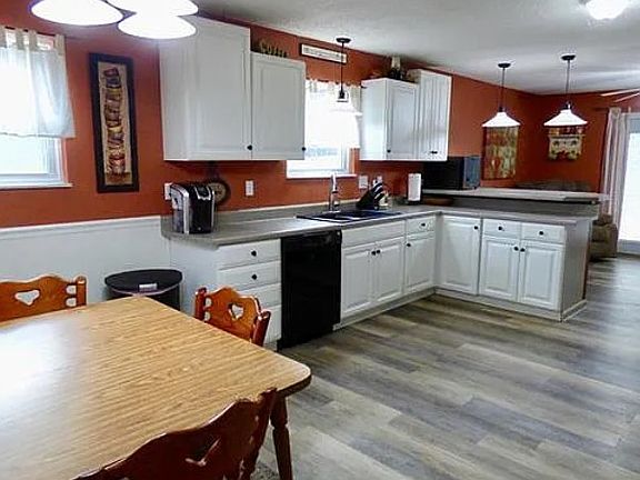 4th image of 2001 Lemontree Ln