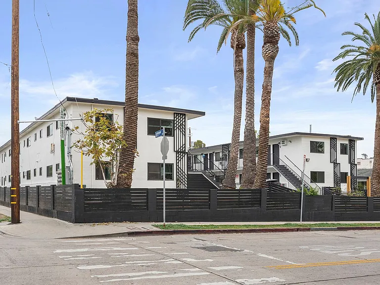Echo Lake Apartments — Photo 30