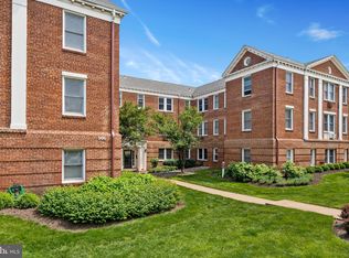 906 S Washington St APT 309, Alexandria, VA 22314
