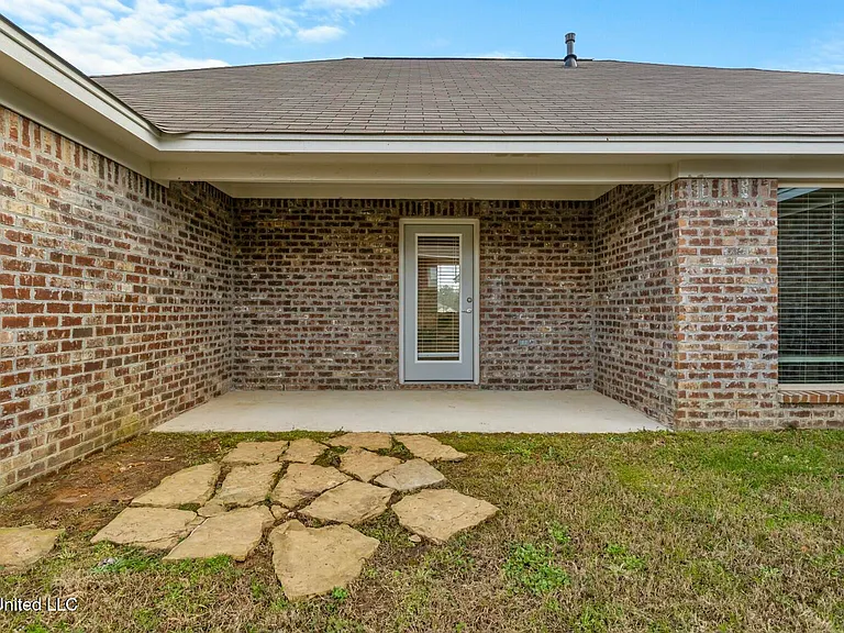 572 Silver Hill Dr — Photo 30