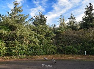 672 Balboa Ct NE, Ocean Shores, WA