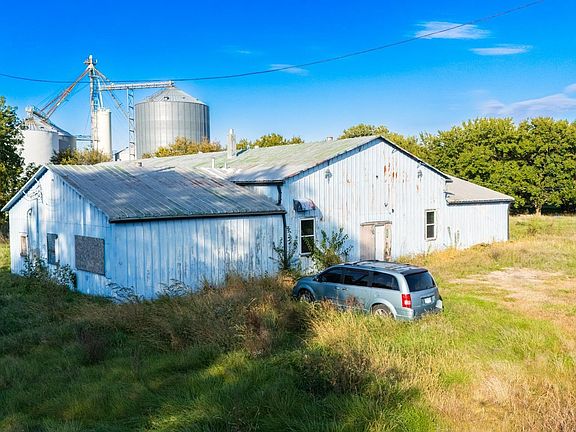 5th image of 10065 Township Rd