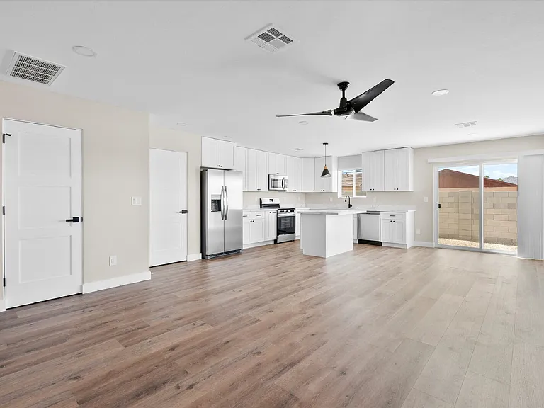 2551 E Broadway Rd #1 — Photo 2