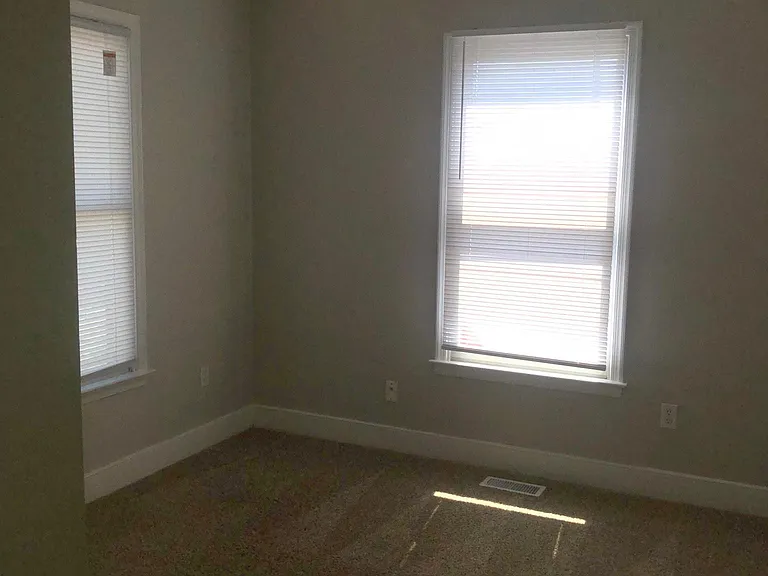 903 W Leigh St — Photo 12