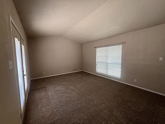 5th image of 503 W Vardeman Ave