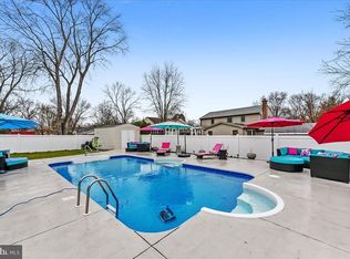 9808 Greenview Ln, Manassas, VA 20109