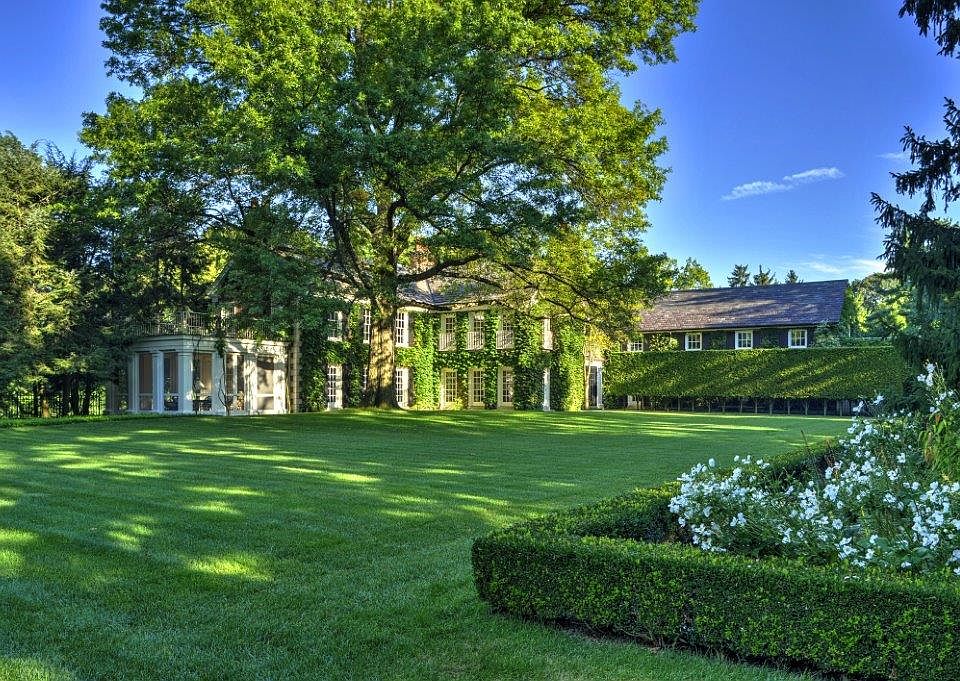1st image of 212 Park Dr