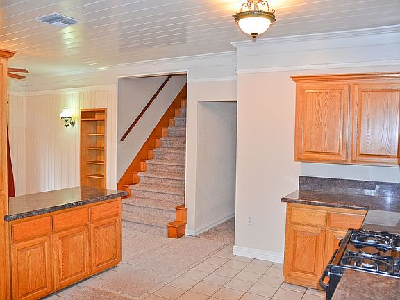 3rd image of 42321 Thornton Ave