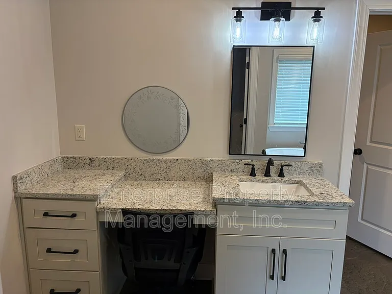 239 McLaughlin Dr — Photo 28