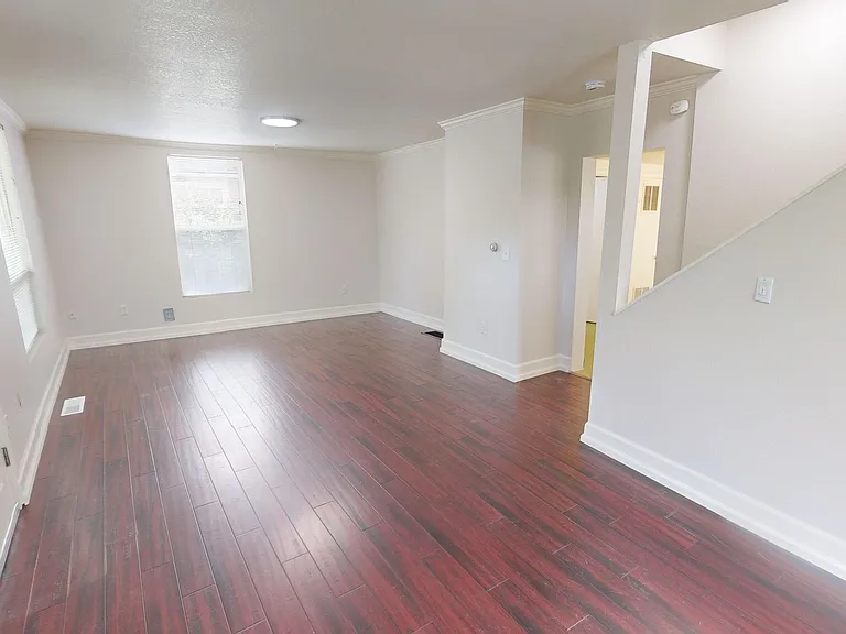 1554 SE Marion St — Photo 4