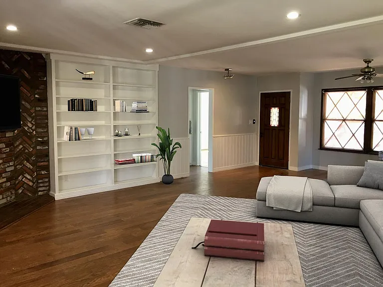 14712 Hesby St — Photo 3