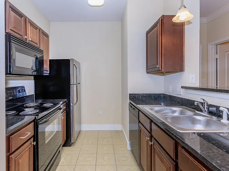 Arista Apartments — Photo 7