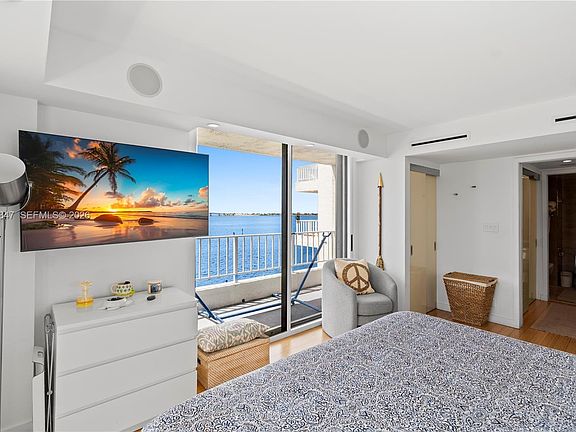 2nd image of 200 SE 15th Rd APT 5D