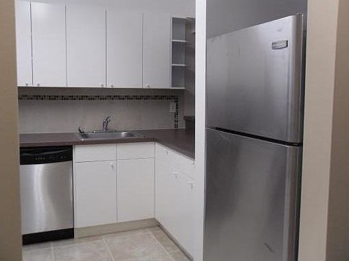 4th image of 6940 Miami Gardens Dr APT 1-122
