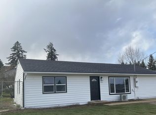 121 SW Peach Ln, Winston, OR 97496