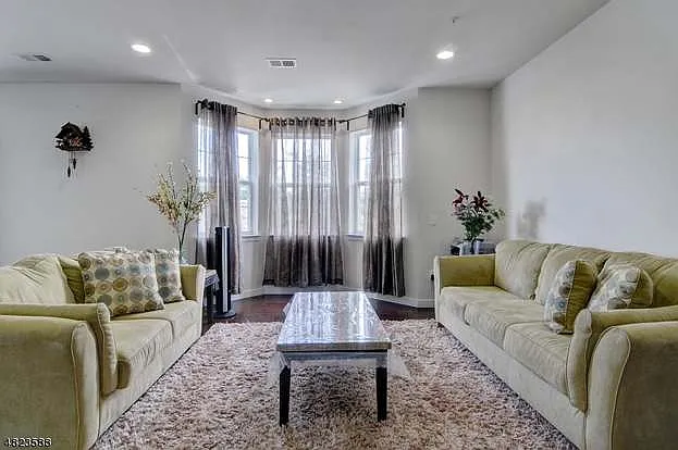 331 Pond Ln — Photo 85