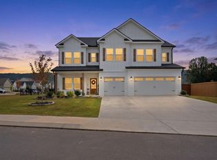 2040 Firelight Way, Ooltewah, TN 37363