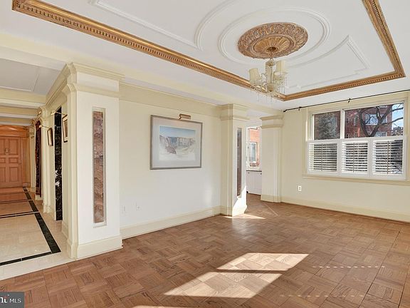 4th image of 4000 Tunlaw Rd NW APT 415