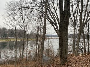 560 E Hoppe Rd, Hesperia, MI 49421