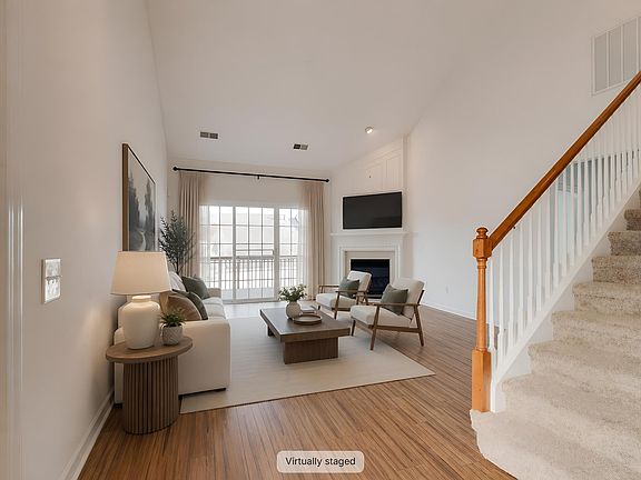 5th image of 321 Shady Creek Ln