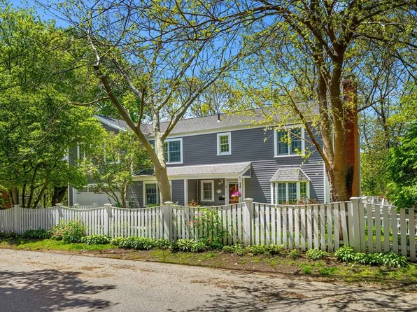 4 Crestwood Rd, Marblehead, MA 01945