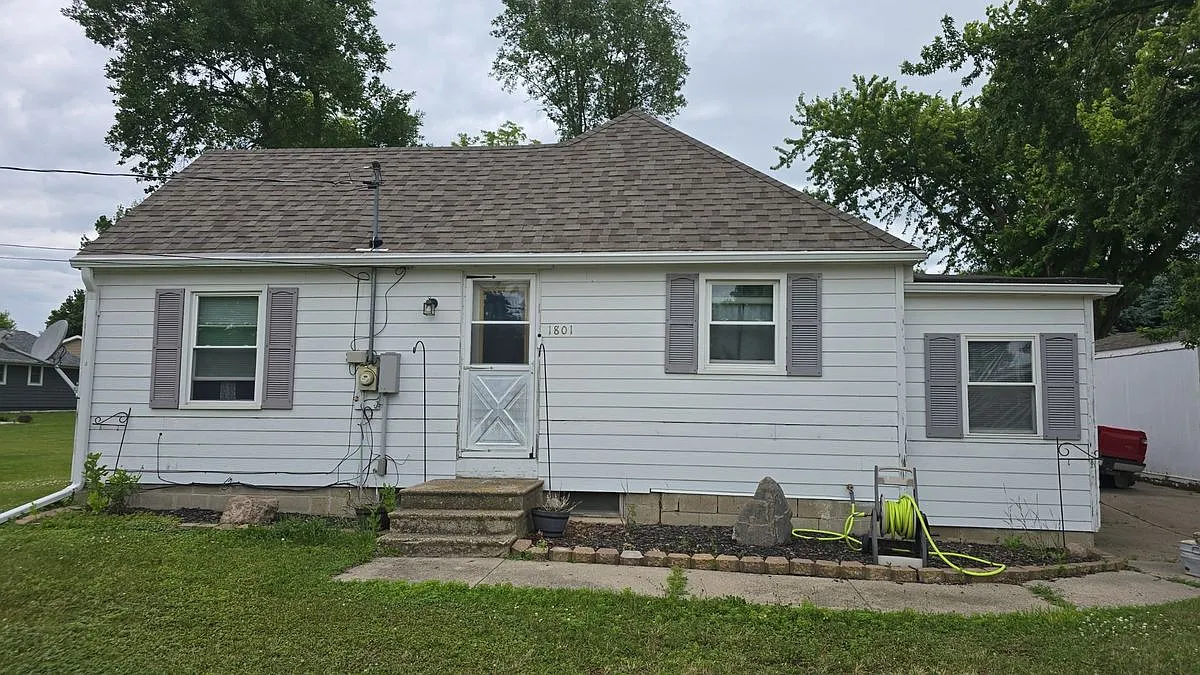 2 bed, 2.0 bath, 860 sqft, $900 — Photo 1