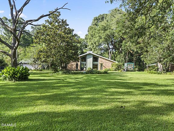 3rd image of 114 Bayou Dr