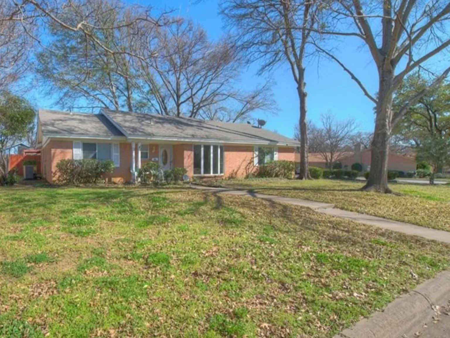 4 bed, 1530 sqft, $2,075 — Photo 2