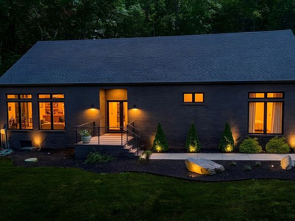 3rd image of 214 Hasty Dr