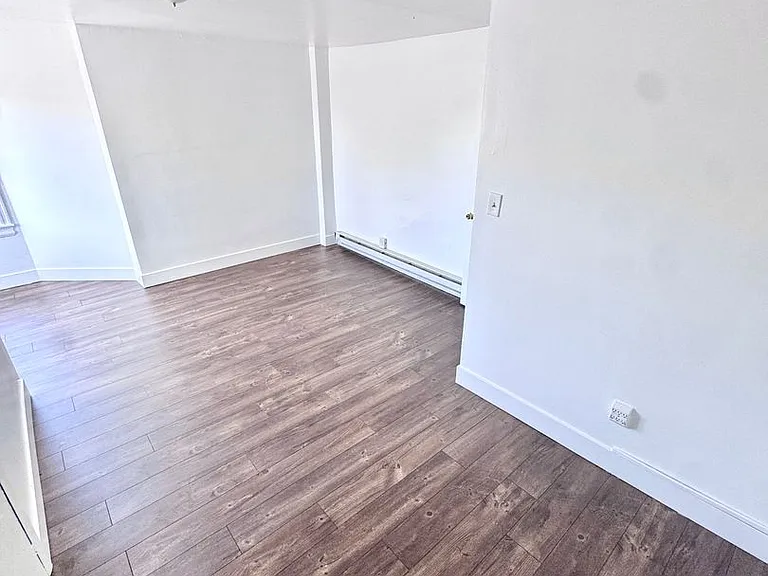 535 W Tilghman St — Photo 31