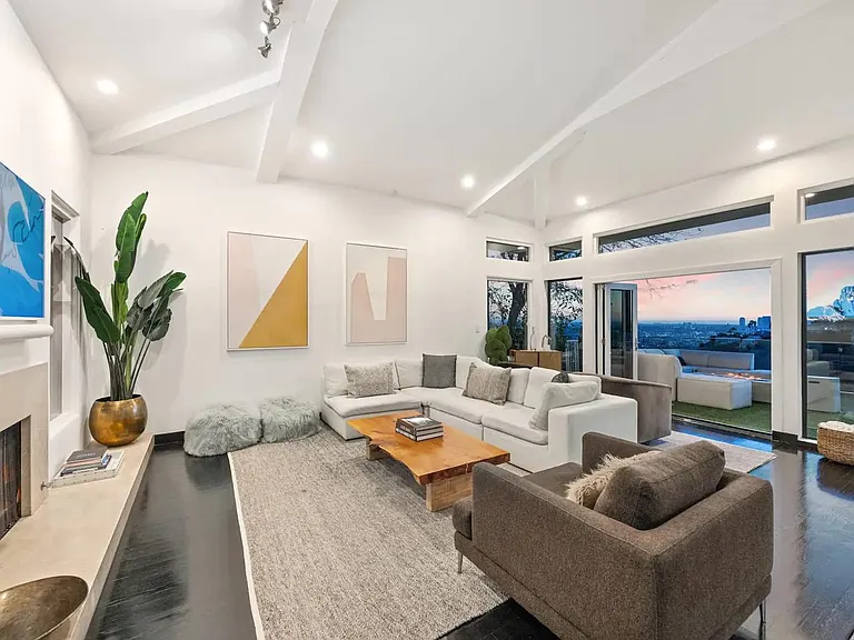 Equipped with a flat-screen TV, and plush seating, this space is designed for relaxation and unwinding.