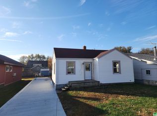 461 W 7th St, Decatur, NE 68020