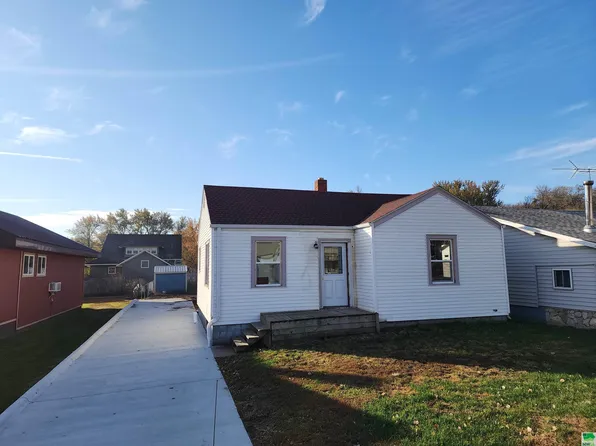 461 W 7th St, Decatur, NE 68020