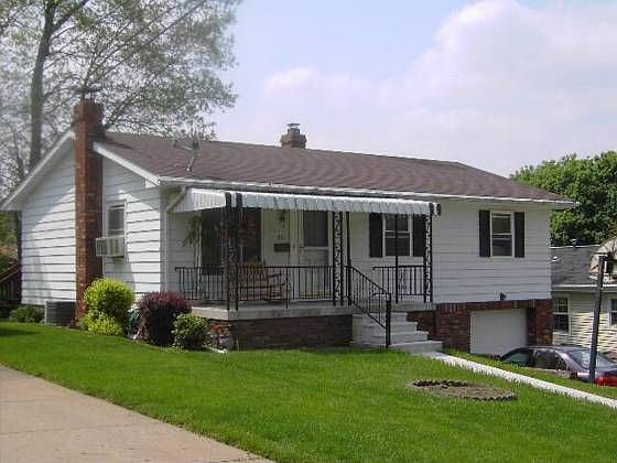 1st image of 221 Summitview Dr