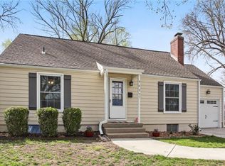 4627 W 69th St, Prairie Village, KS 66208