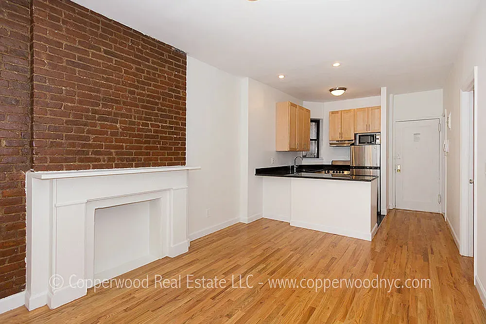 172 East 82nd Street — Photo 1