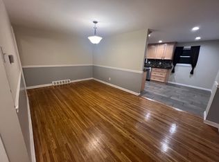 72X Arnold St, Philadelphia, PA 19111