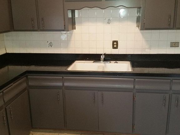 2nd image of 6241 N Northwest Hwy APT 205