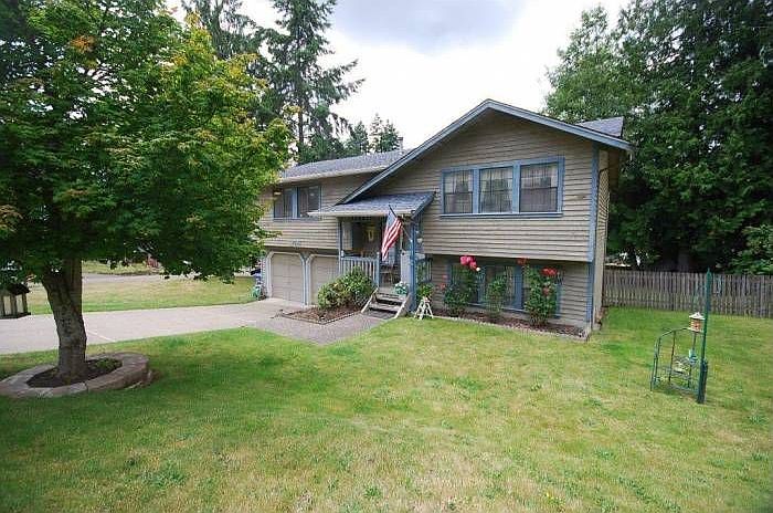 1st image of 7405 Blackbird Dr NE