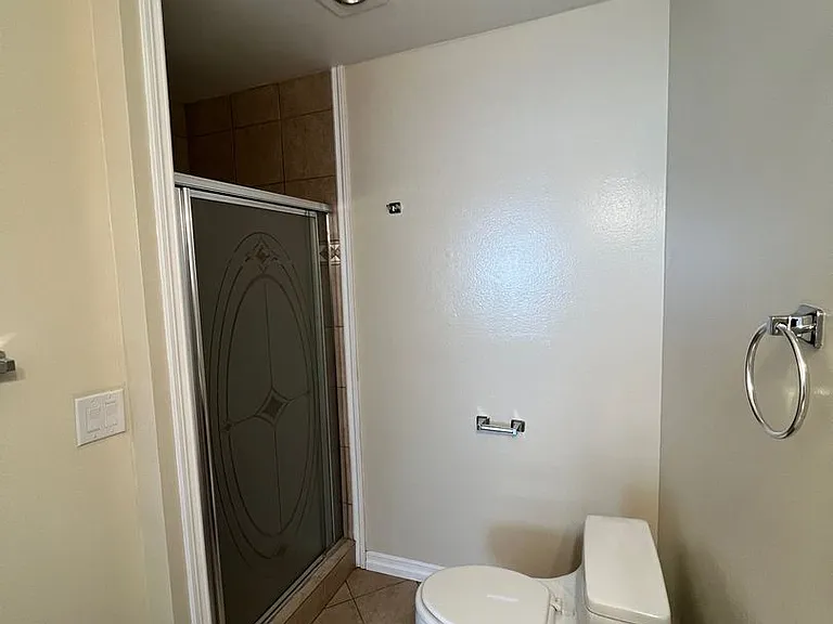1400 Glenwood Rd — Photo 10