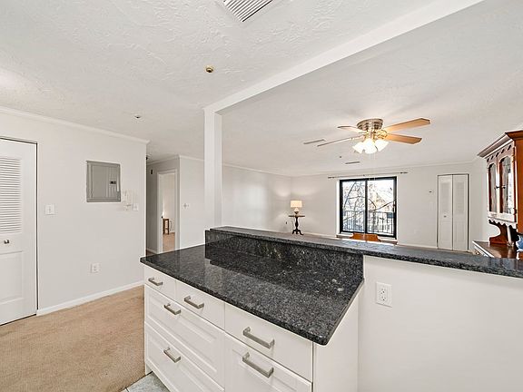 5th image of 34 South St Unit 108